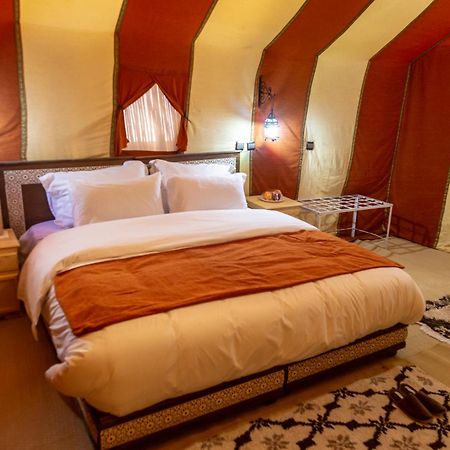 Отель Erg Chebbi Dunes Desert Camp Мерзуга Экстерьер фото
