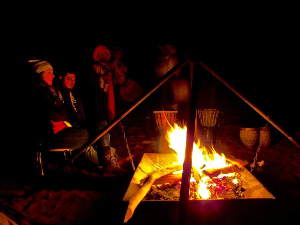 Отель Erg Chebbi Dunes Desert Camp Мерзуга Экстерьер фото