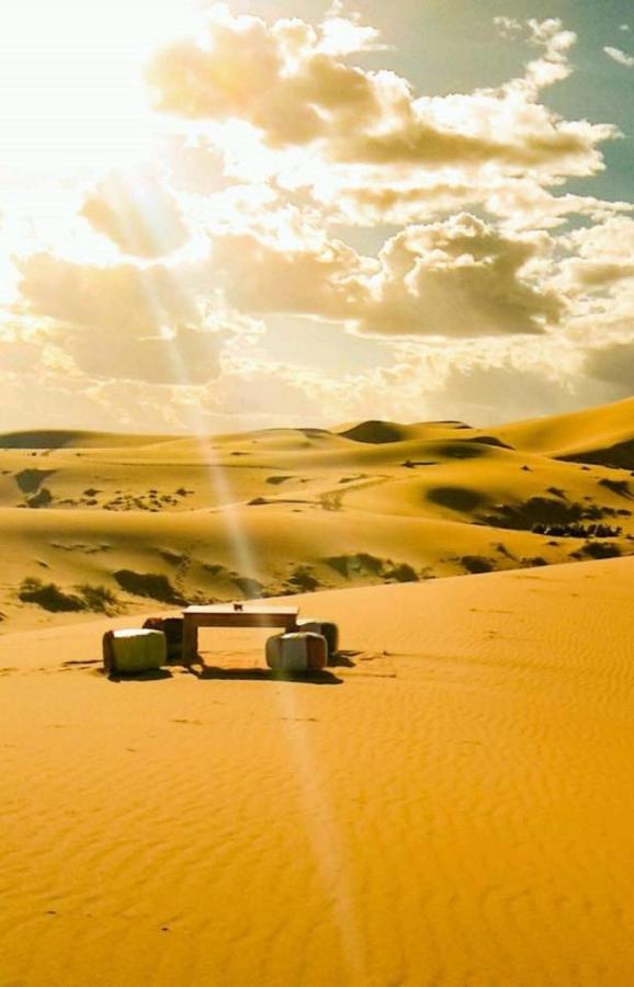 Отель Erg Chebbi Dunes Desert Camp Мерзуга Экстерьер фото