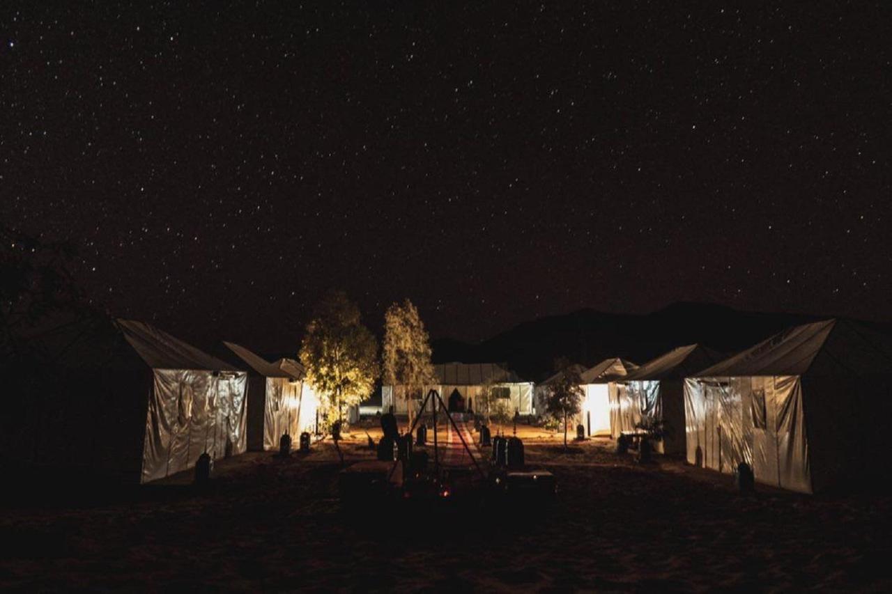 Отель Erg Chebbi Dunes Desert Camp Мерзуга Экстерьер фото