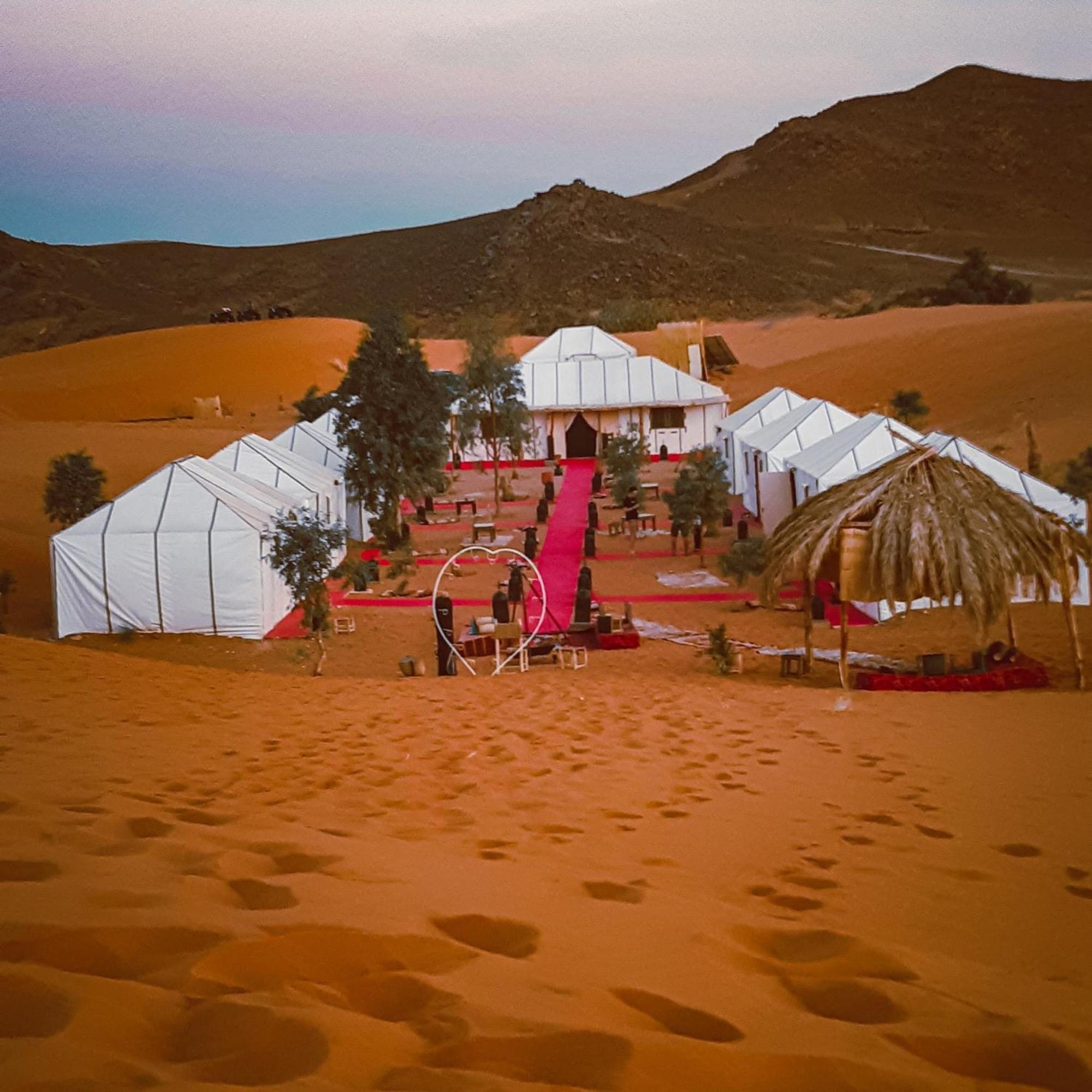 Отель Erg Chebbi Dunes Desert Camp Мерзуга Экстерьер фото