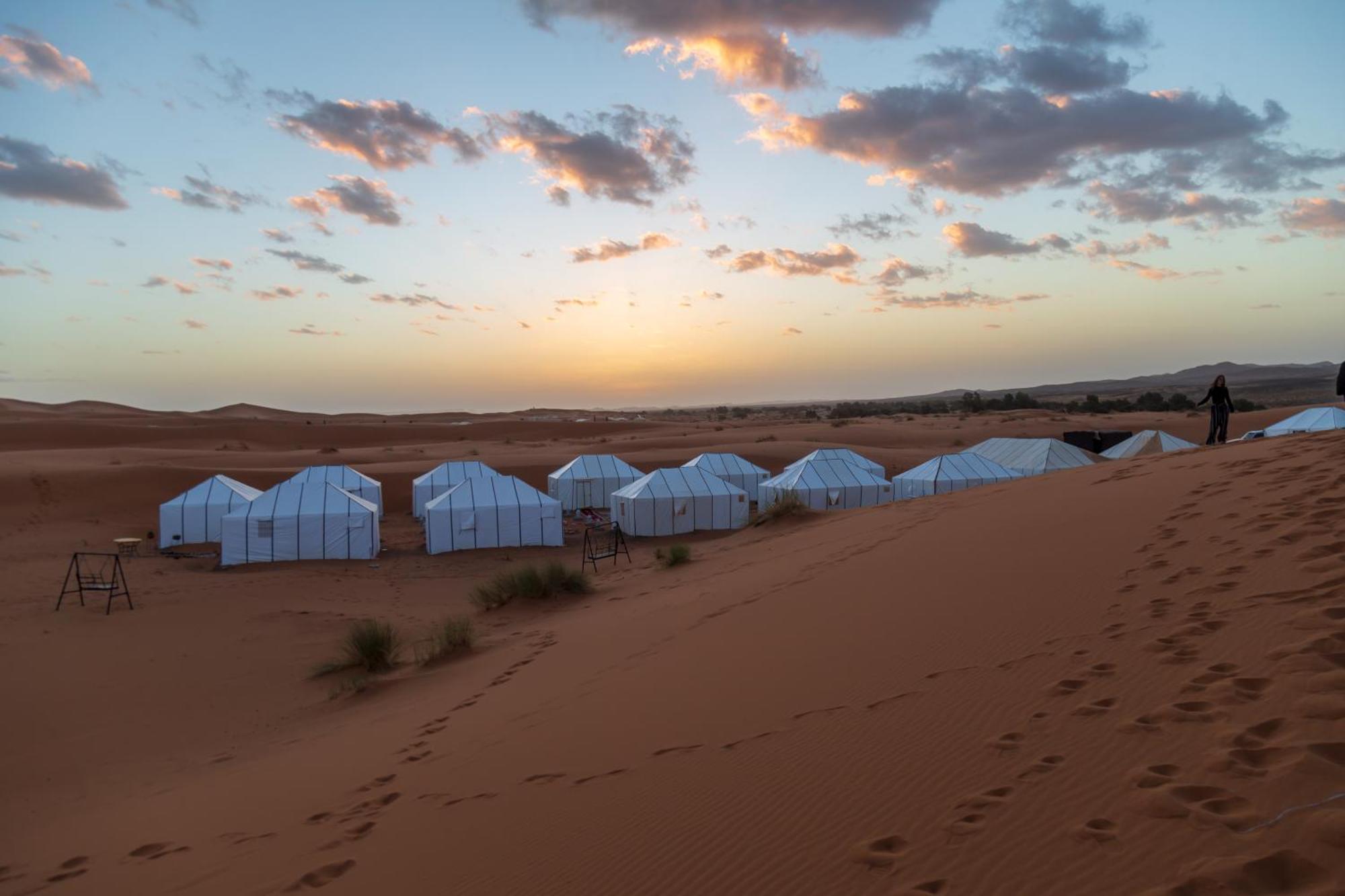 Отель Erg Chebbi Dunes Desert Camp Мерзуга Экстерьер фото